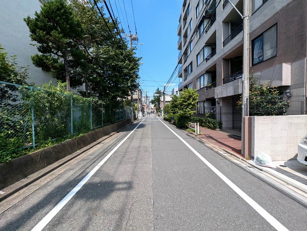 南町住宅　東側 前面道路